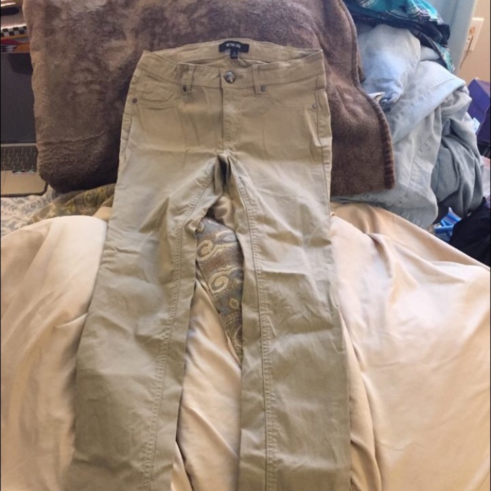 Khaki pants